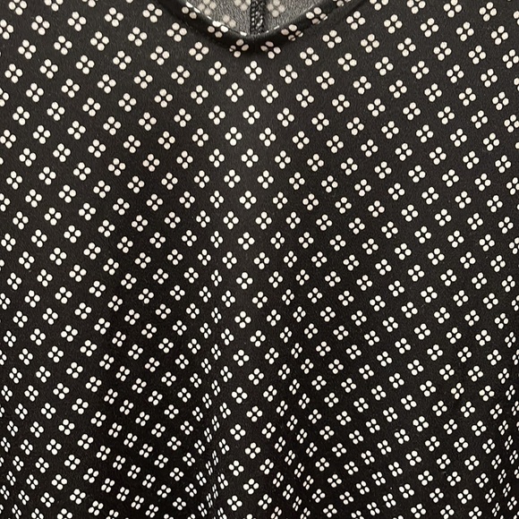 Lane Bryant Asymmetrical Top size 14/16 One sleeve cold shoulder. - Picture 4 of 7